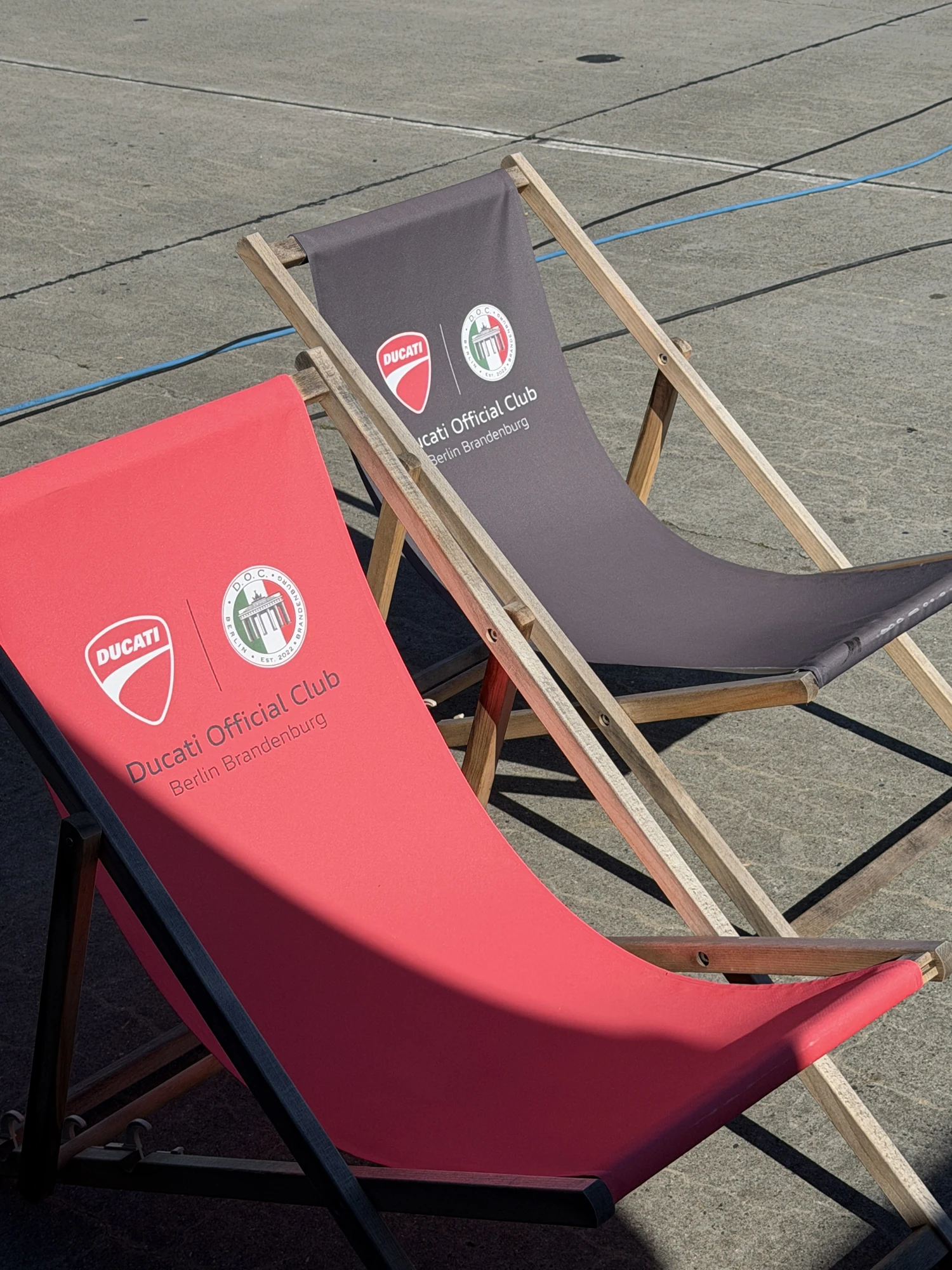 Ducati-Liegestühle im Fahrerlager – D.O.C. Berlin Brandenburg