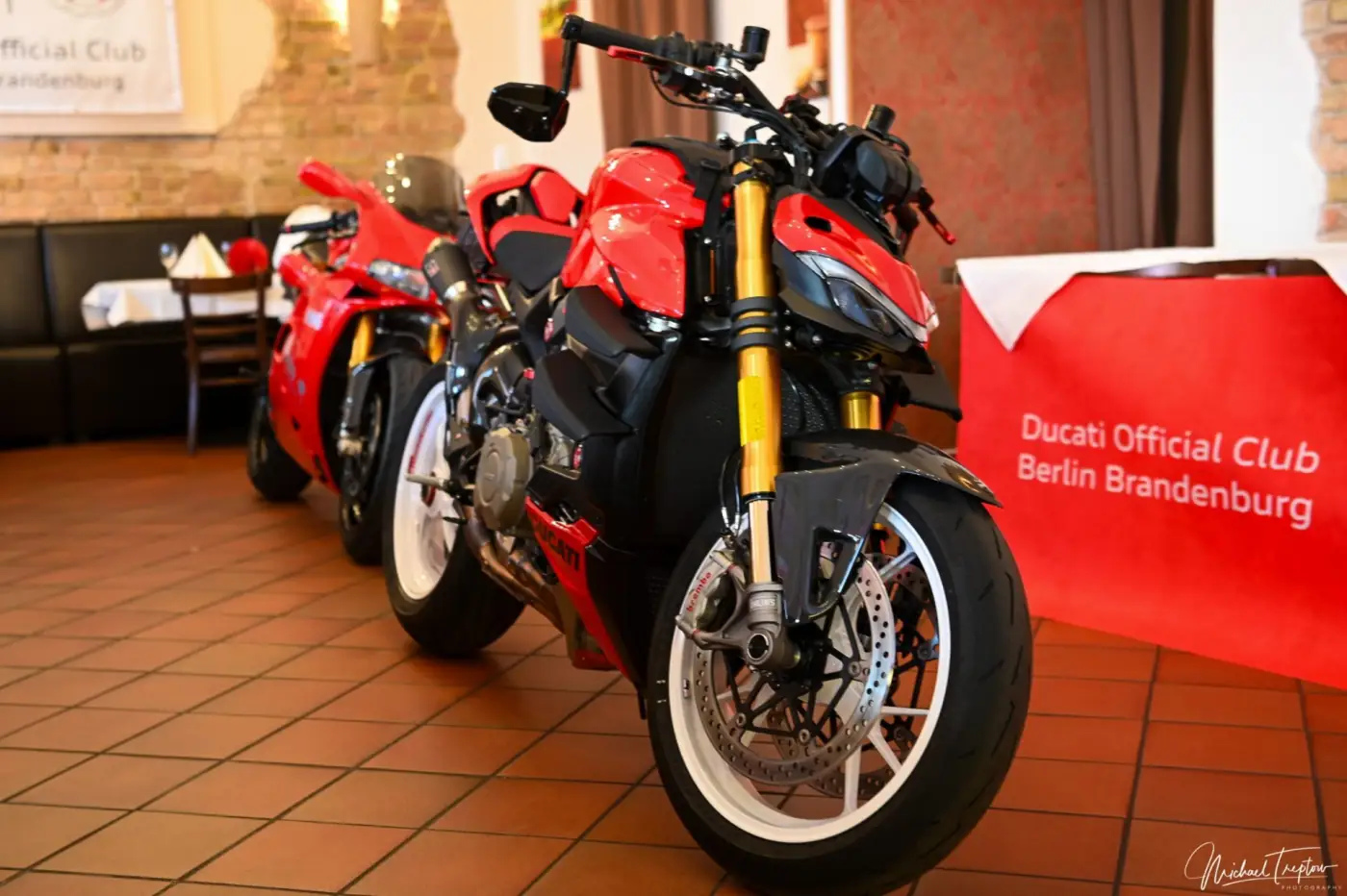 Ducati im Gastraum des Restaurants beim Sommerfest 2024
